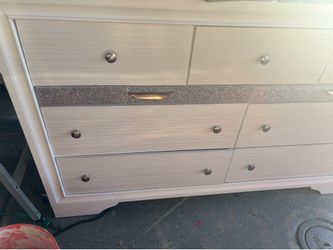 Dresser Drawer like new