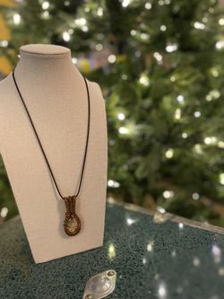 (1) Hand-crafted Wire-wrapped Pendant