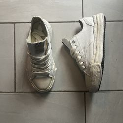 White And Cream Maison Mihara Yasuhiro 