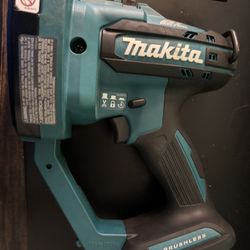 Makita XCS03  18V LXT Lithium-Ion Brushless Cordless Threaded Rod Cutter (Tool Only