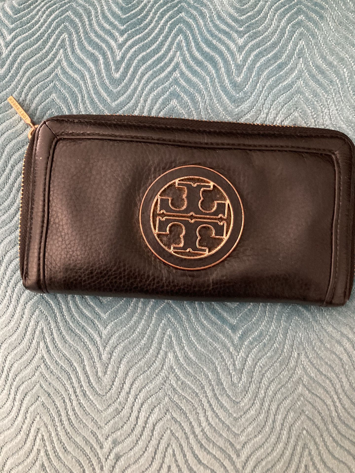 Tory Burch Black Wallet for Sale in Huntington Beach, CA - OfferUp
