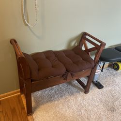 Entryway / accent bench w/Storage