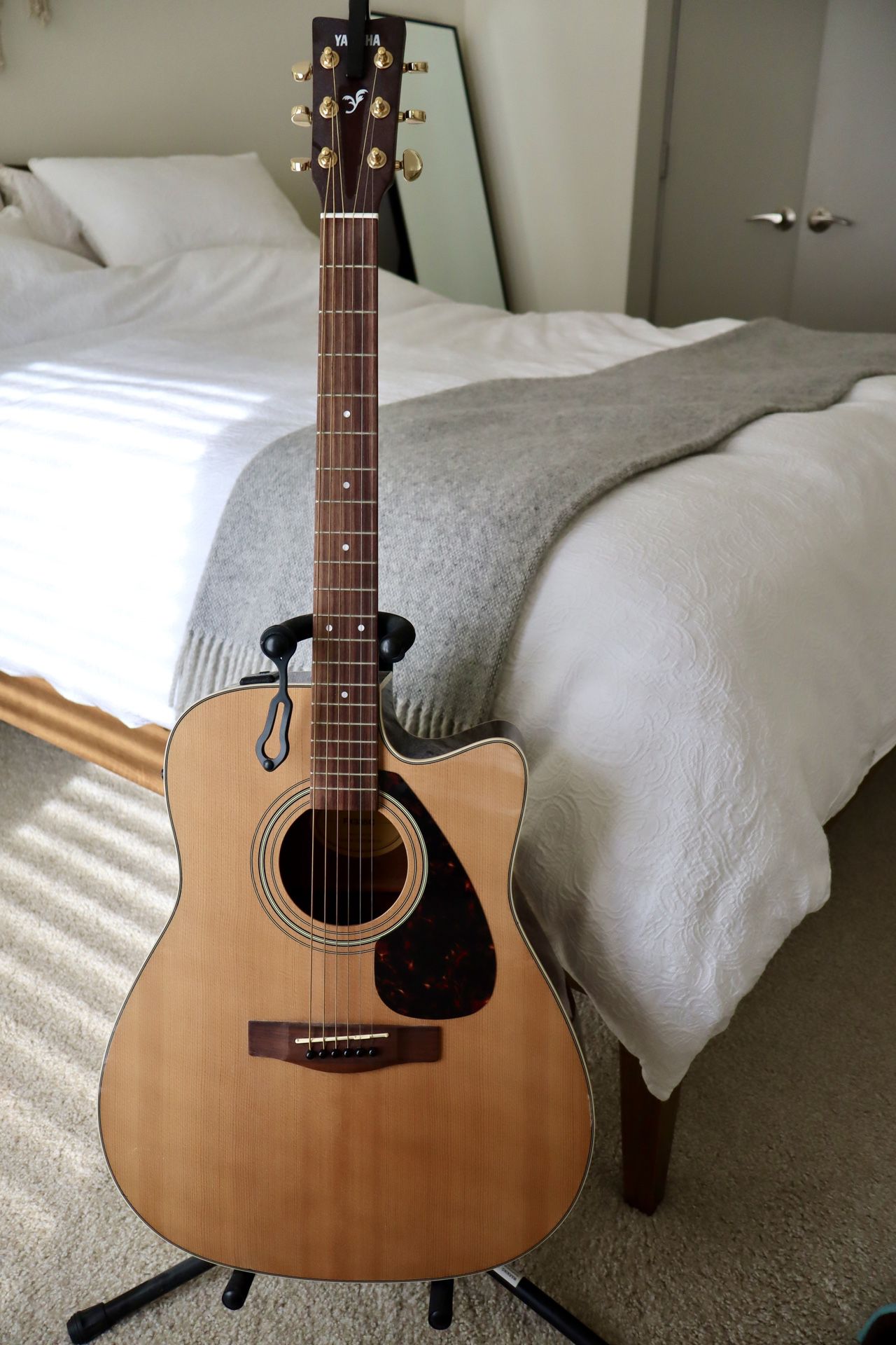 Yamaha FX335C Acoustic Guitar