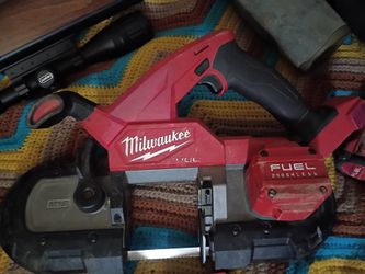 Milwaukee m18 fuel Bandsaw with 6.0ah high output