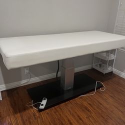 Massage  table