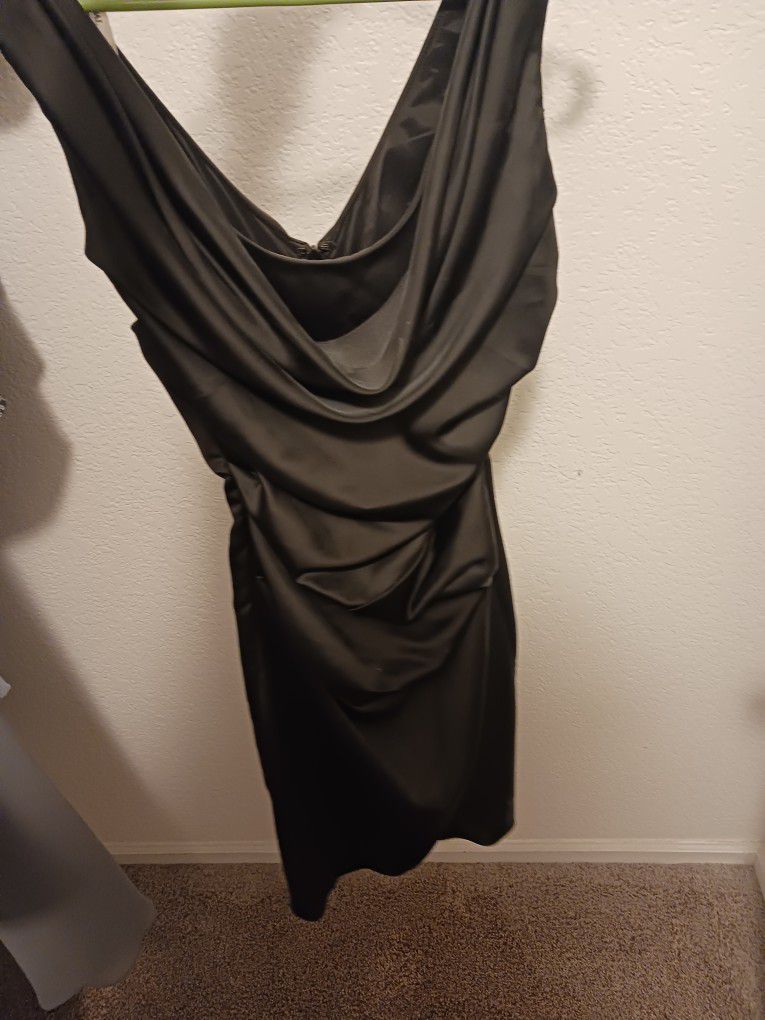 Bridesmaid / Prom Dress Size 6 Black. 