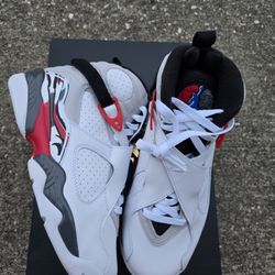 Jordan 8 Bugs Bunny Size: 3.5, 4, 4.5, 5, 5.5, 6, 6.5, 7 (Pick Up)