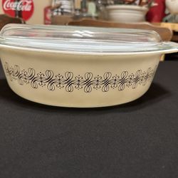 Vintage  Pyrex Empire  Scroll  “Filagree” # 045 Promotional  Casserole  Dish