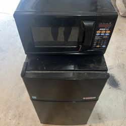 Micro Fridge Mini Fridge, Freezer and Microwave Combo