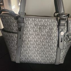 Michael KORS Medium Handbag
