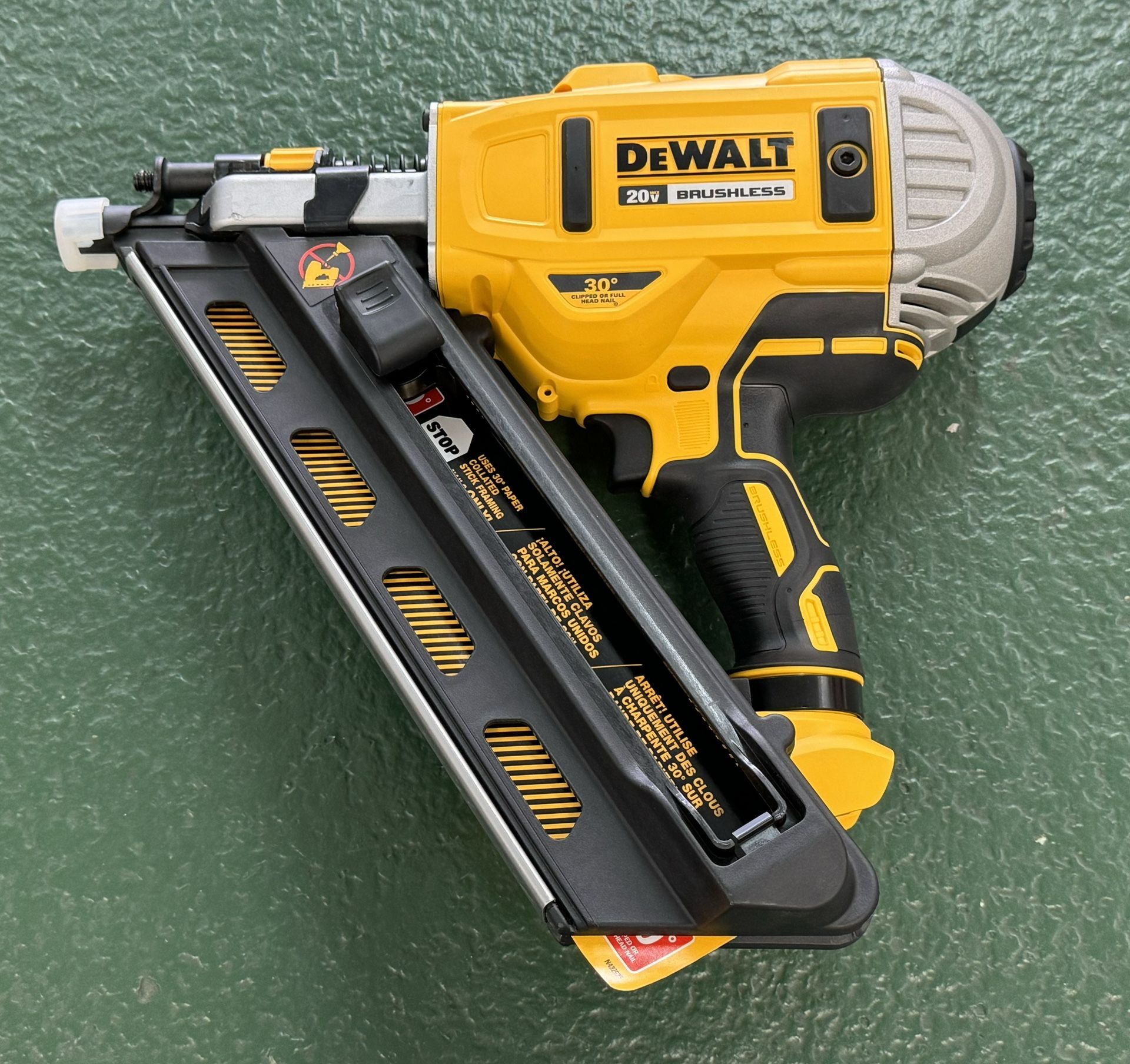 NEW! DeWalt DCN692 20V 2-Speed 30° Paper Collated Framing Nailer