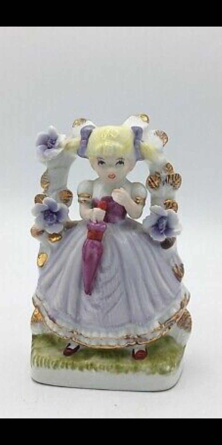 VINTAGE Porcelain Flower Girl Under Flowered Trellis Parasol Lavender Pink Gold Accents Korea