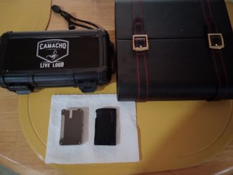 2 sigar boxes Augustus Humidor & Camacho + 2 lighters