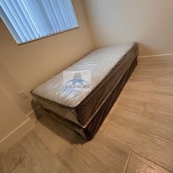Twin mattress and box spring set (2pc - new) 