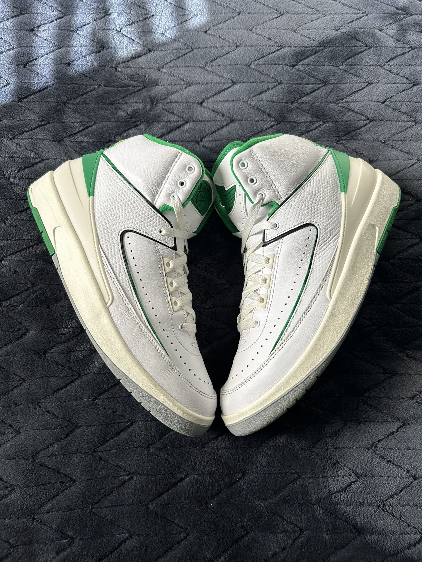 Jordan 2 Lucky Green Size 9.5