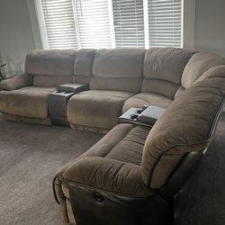 Reclining Sectional With USB Outlets 