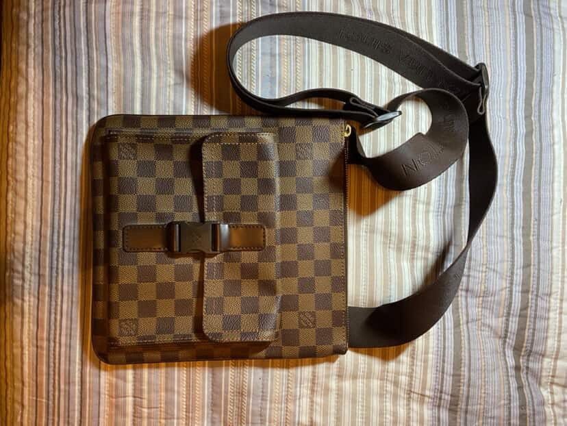 Louis Vuitton Damier Ebene Pochette Melville