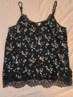 Lace trim floral top (US 6)