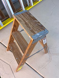 Wooden 2-Step Stool Ladder