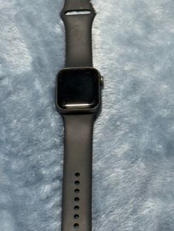 Series 5 apple watch works great