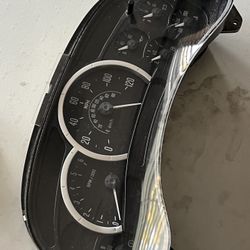 04 Escalade Cluster