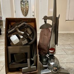Kirby Vaccum With Cleaning Supply Kit