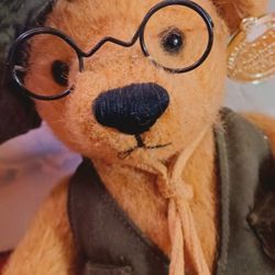 COLLECTOR TOYS, BARBI NILE DOLL, POCAHONTAS, GAME OF THRONES FIGURES, BOYD'S BEARS, 100TH ANNIVERSARY TEDDY BEAR