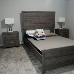Full Bedroom Set With Lamps