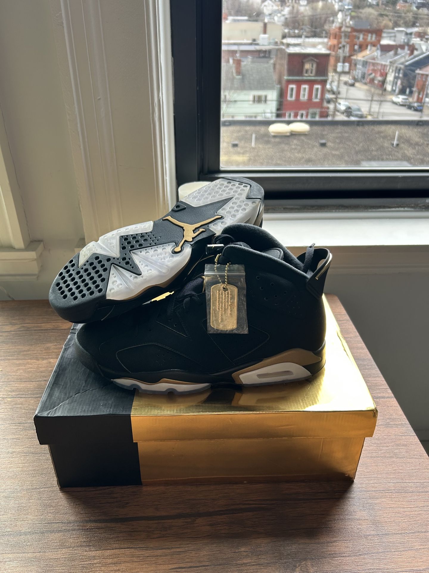 Jordan 6 ‘Defining Moments’ Size 11M
