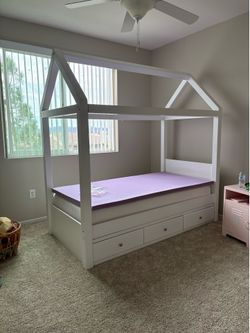 Twin House Bed w/ storage