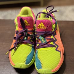 D.O.N Adidas Kids Basketball Shoes Size 6