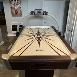 Air hockey table