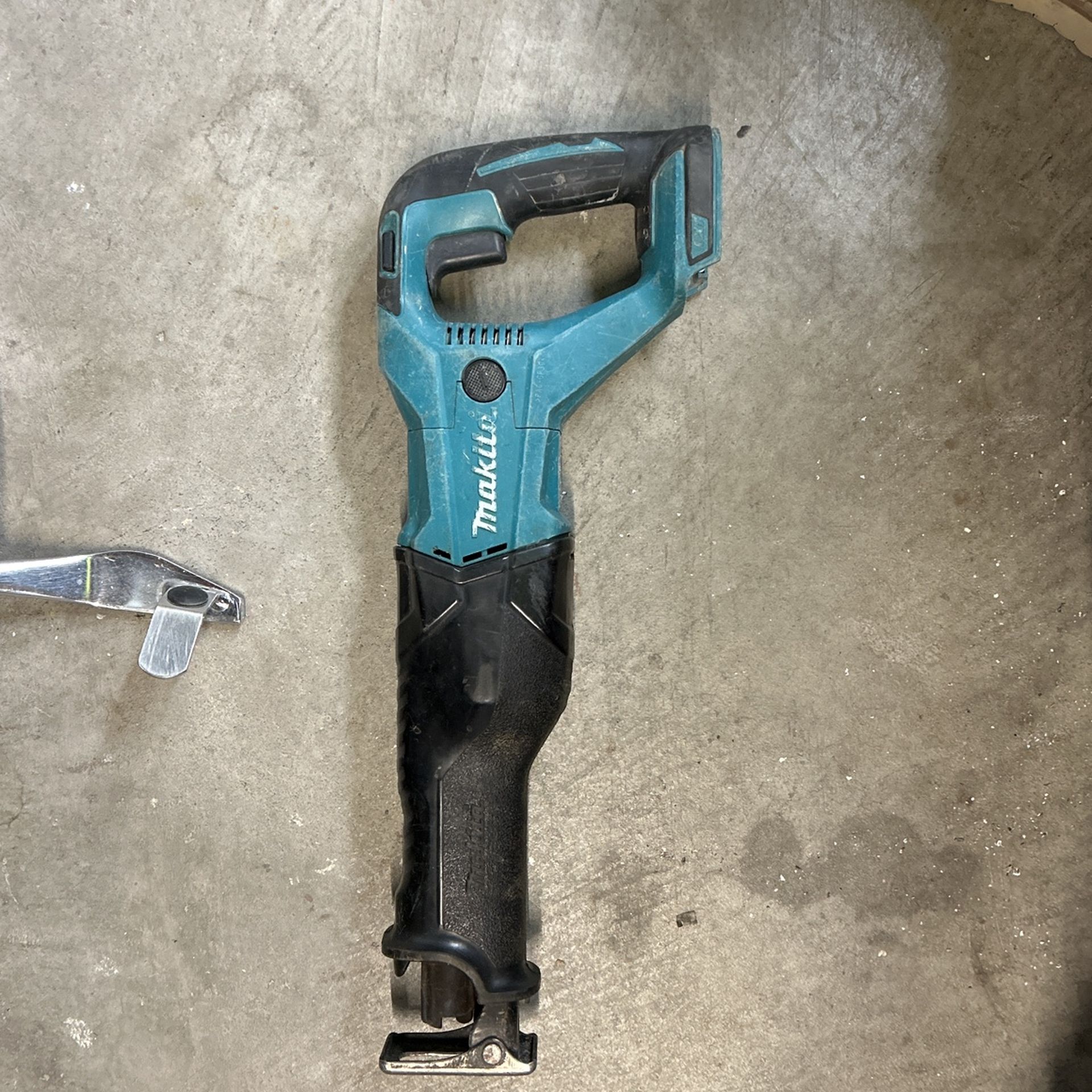 Makita 18v Sawzall