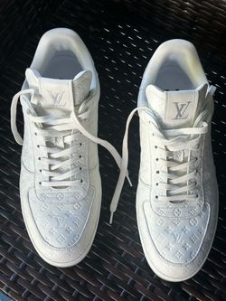 Louis Vuitton White Monogram Leather Sneakers Size 9 – Clean