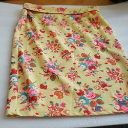 N. Peoria Lularoe Knee Length Floral Skirt Excellent Condition Sz Medium
