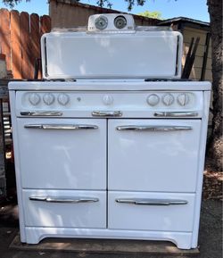 Vintage Wedgewood stove