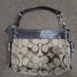Classic Coach Purse Great Condition 