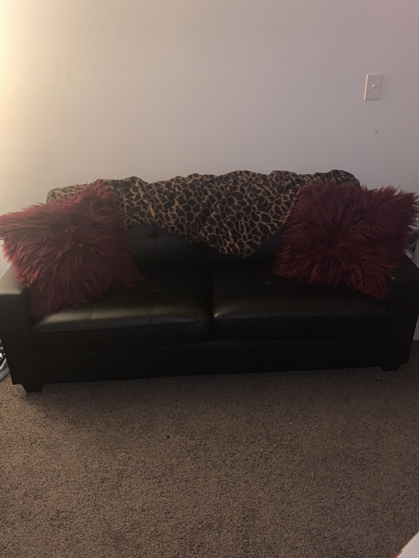 2 piece Black Leather Sofa and Loveseat (Excellent Condition)