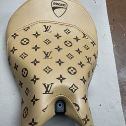 Motorcycle Seat Service 