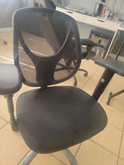Silla from desk