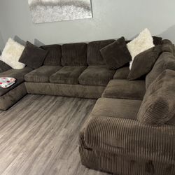 Sectional Couches 