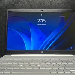 HP Laptop 15-dy2127od i7 8GB RAM 256 GB SSD w/ Original Charger & Box