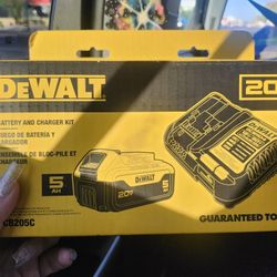 DeWalt Battery And Charger Kit 