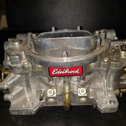 Edelbrock 1407 750cfm Carburetor.