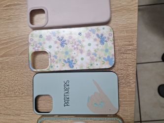 Lot of 4  iPhone 14 Phone CasesIPhone 14 cases $,2 each.