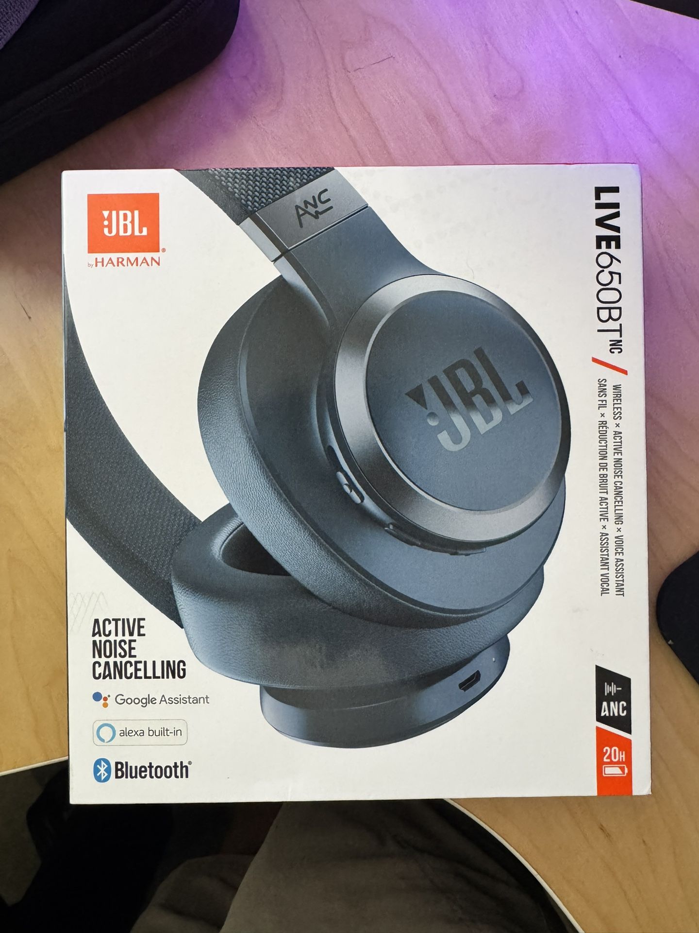 JBL Live 650BTNC - Around-Ear Wireless Headphone with Noise Cancellation