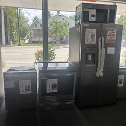 Refrigerador,Estufa,Dishwasher y microondas Combo,marca GE ,nuevos con detalles estéticos.50%-75% off  