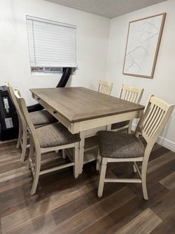 Dining table set