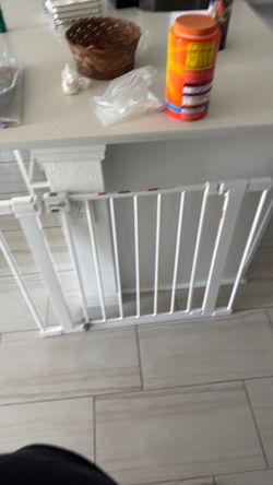 Baby gate