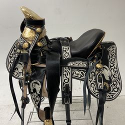 Nueva Montura Charra Pitiada Original Con Herrage Y Fuste Chapeado En Oro